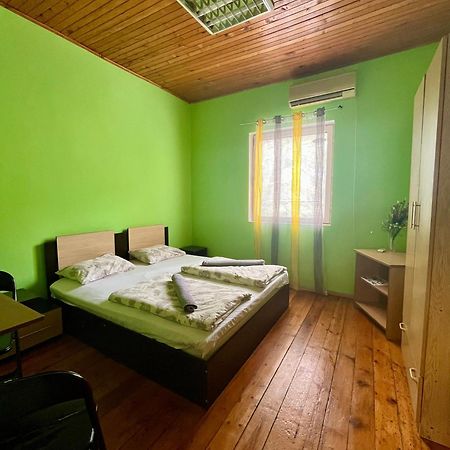 Elegance On A Budget - Rooms For Rent In Sofia Center Luaran gambar