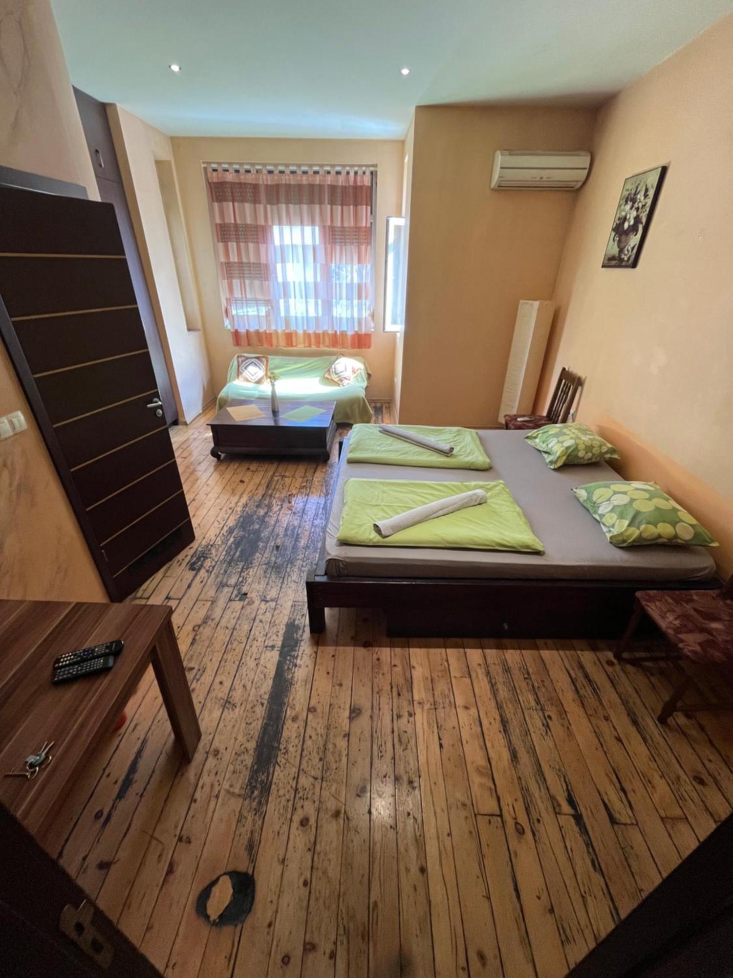 Elegance On A Budget - Rooms For Rent In Sofia Center Luaran gambar