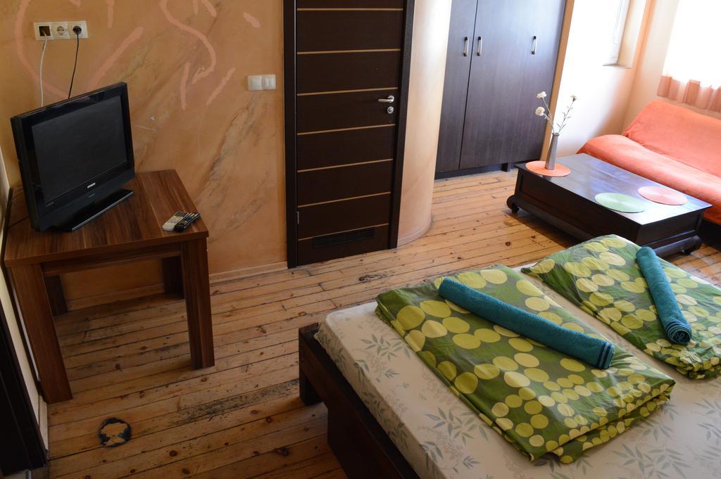 Elegance On A Budget - Rooms For Rent In Sofia Center Luaran gambar
