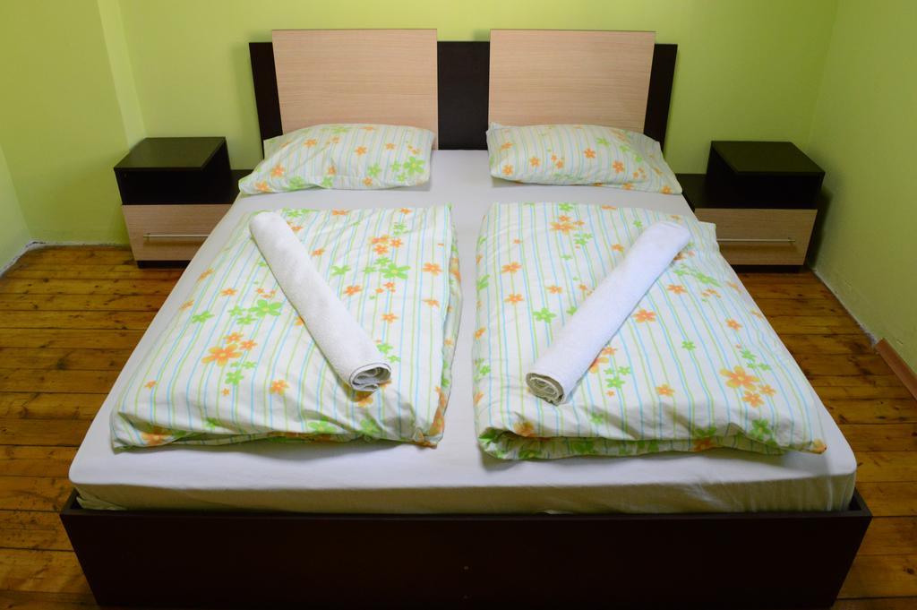 Elegance On A Budget - Rooms For Rent In Sofia Center Luaran gambar