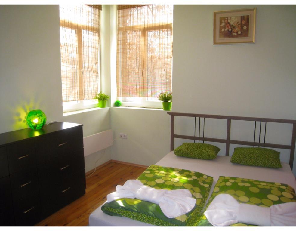 Elegance On A Budget - Rooms For Rent In Sofia Center Luaran gambar