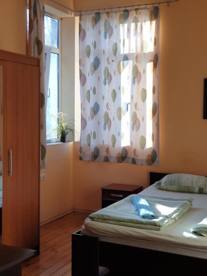 Elegance On A Budget - Rooms For Rent In Sofia Center Luaran gambar