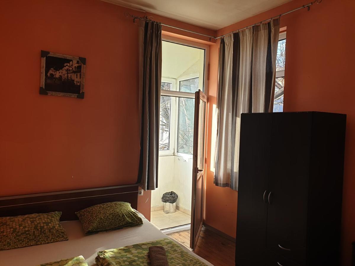 Elegance On A Budget - Rooms For Rent In Sofia Center Luaran gambar